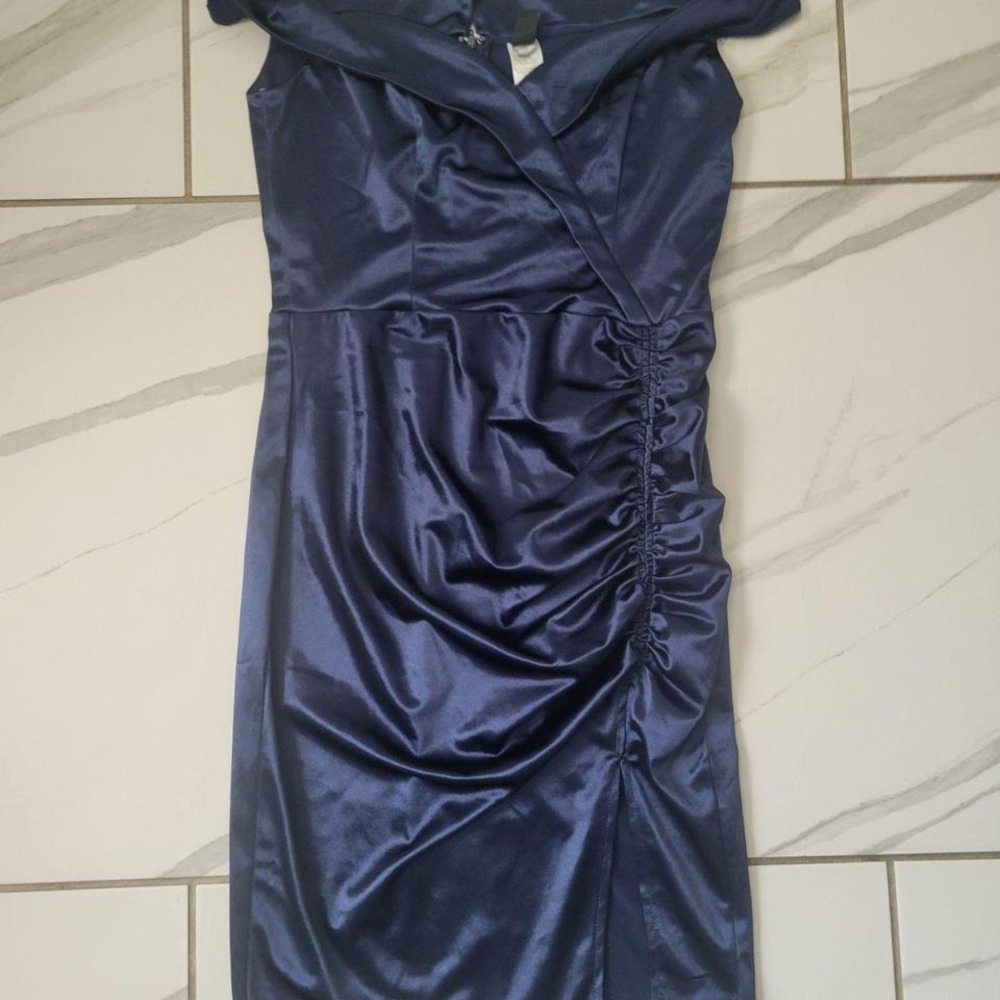 y2k Sheath Bodycon dress by WIndsor in a dark navy. SIlky material. SM